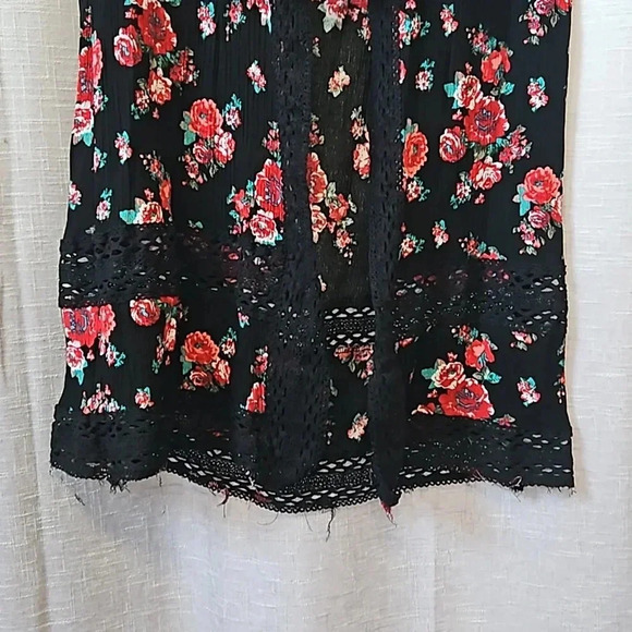 FANCY SHORTS - Picture 3 of 12